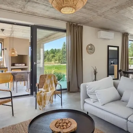 Zel Holiday home