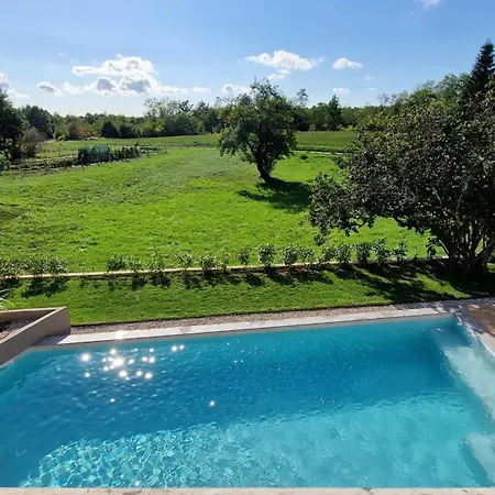 Zel Holiday home *