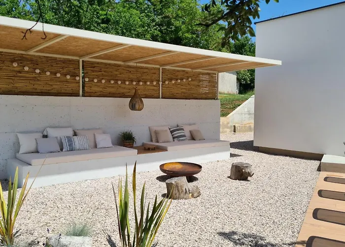 Zel Holiday home Pazin