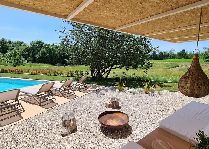 Zel Holiday home Pazin